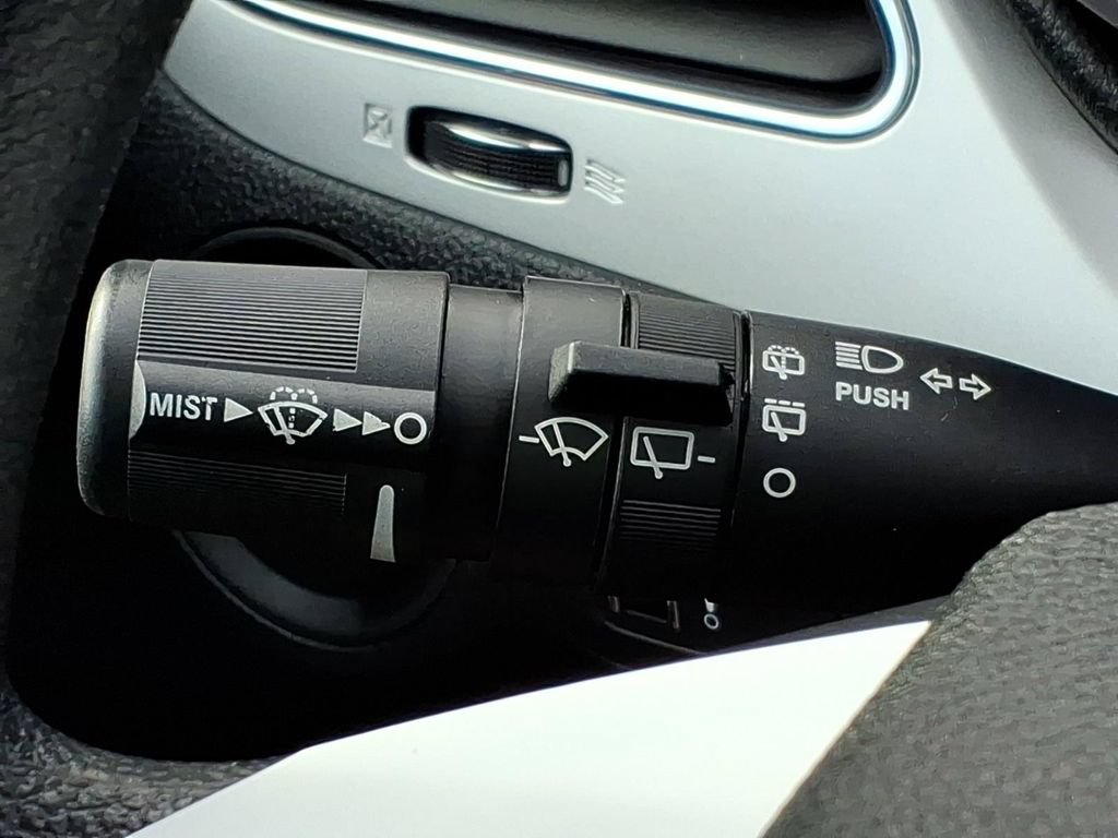 Used 2020 Dodge Journey SE w/ Blacktop Package FWD image 25