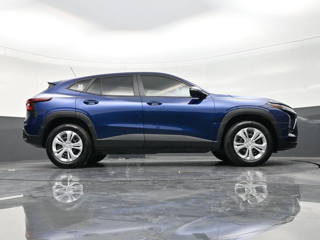 Used 2024 Chevrolet Trax LS FWD image 26