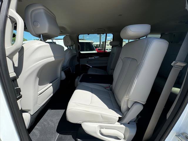 Used 2024 Jeep Wagoneer L 4WD w/ Convenience Group I image 21