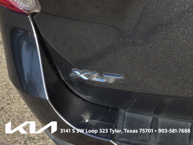 Used 2020 Ford Explorer XLT w/ Equipment Group 202A AWD/4WD image 9