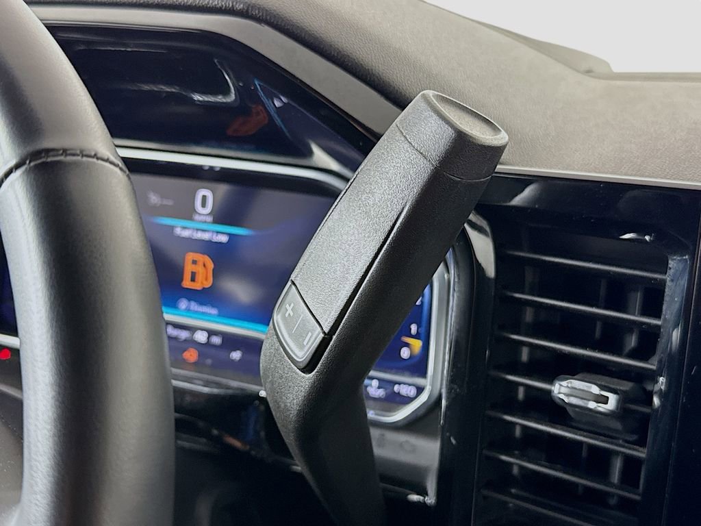 Used 2025 Chevrolet Silverado 1500 LT image 17