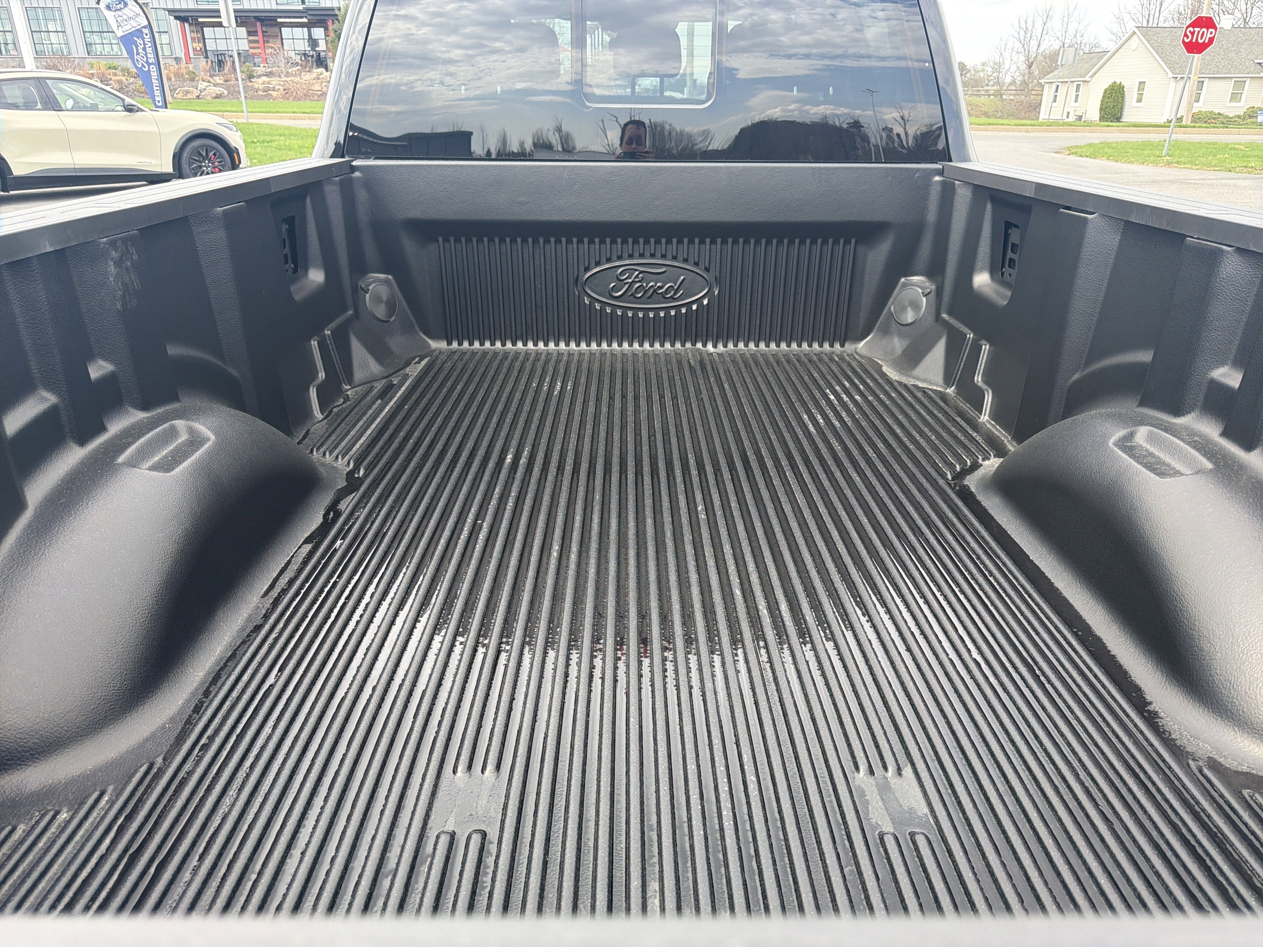 Used 2024 Ford F350 Lariat w/ Camper Package image 5