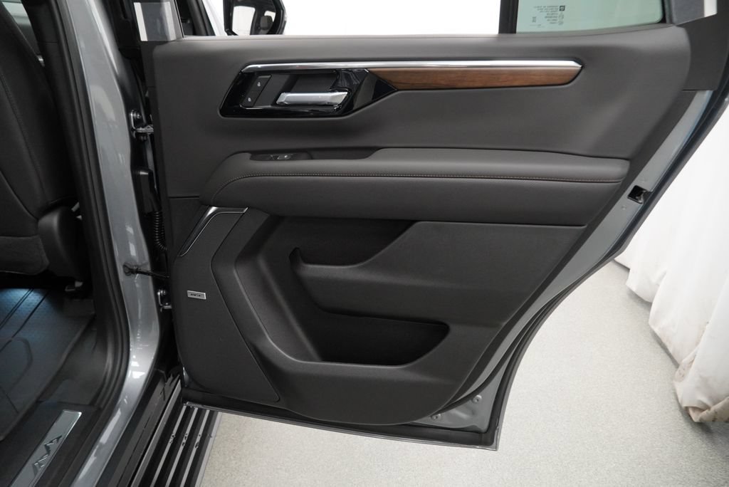 New 2026 Chevrolet Tahoe High Country AWD/4WD image 30