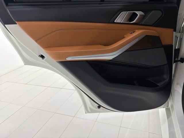 Used 2021 BMW X5 M50i w/ Executive Package image 15