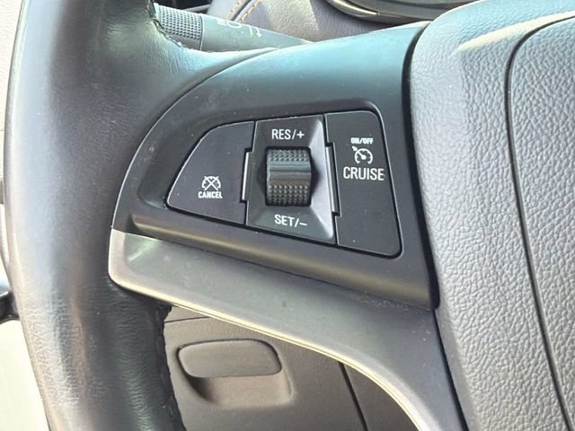 Used 2022 Chevrolet Trax LT w/ LT Convenience Package FWD image 30
