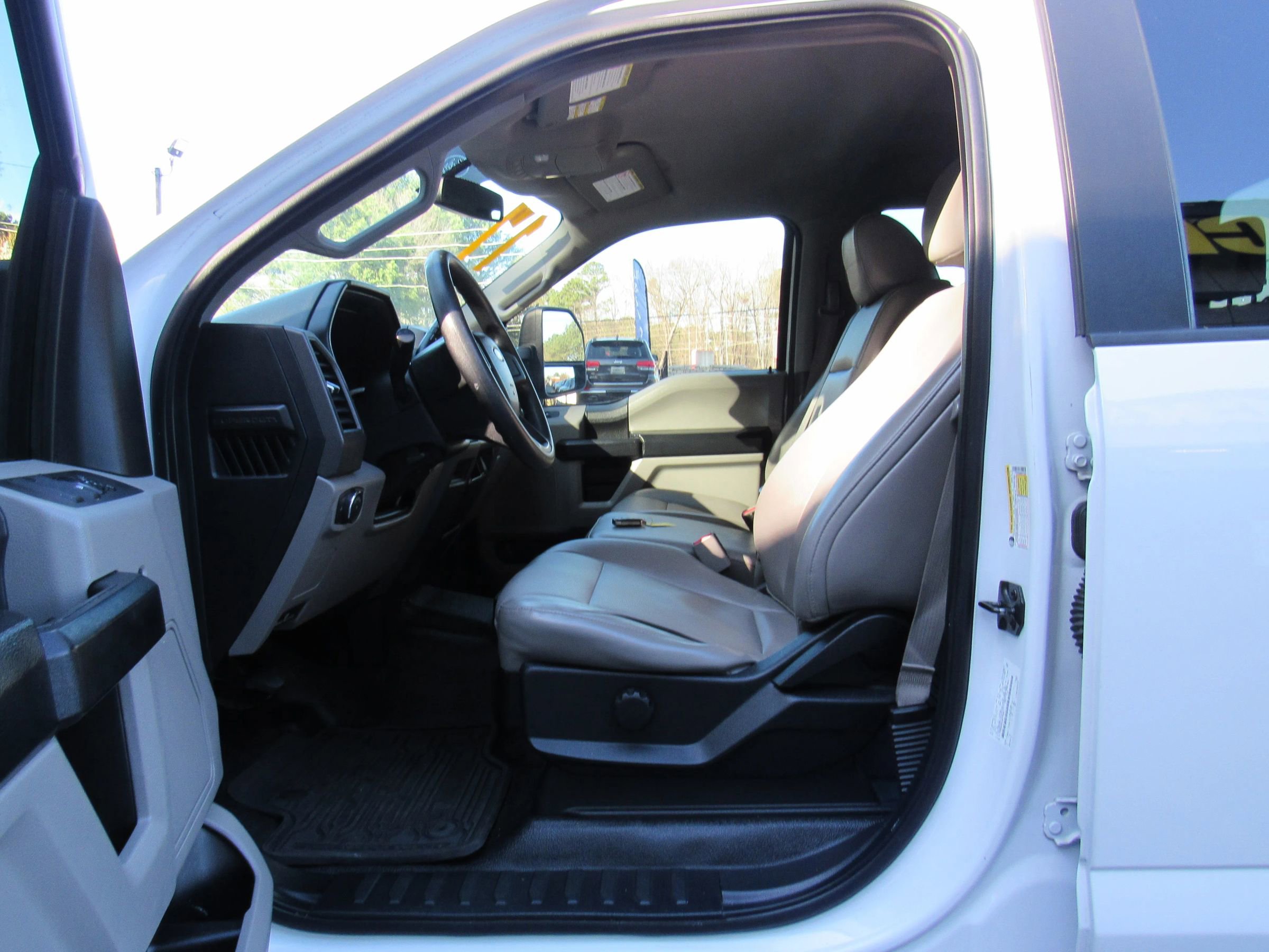 Used 2017 Ford F250 XL w/ Power Equipment Group image 16