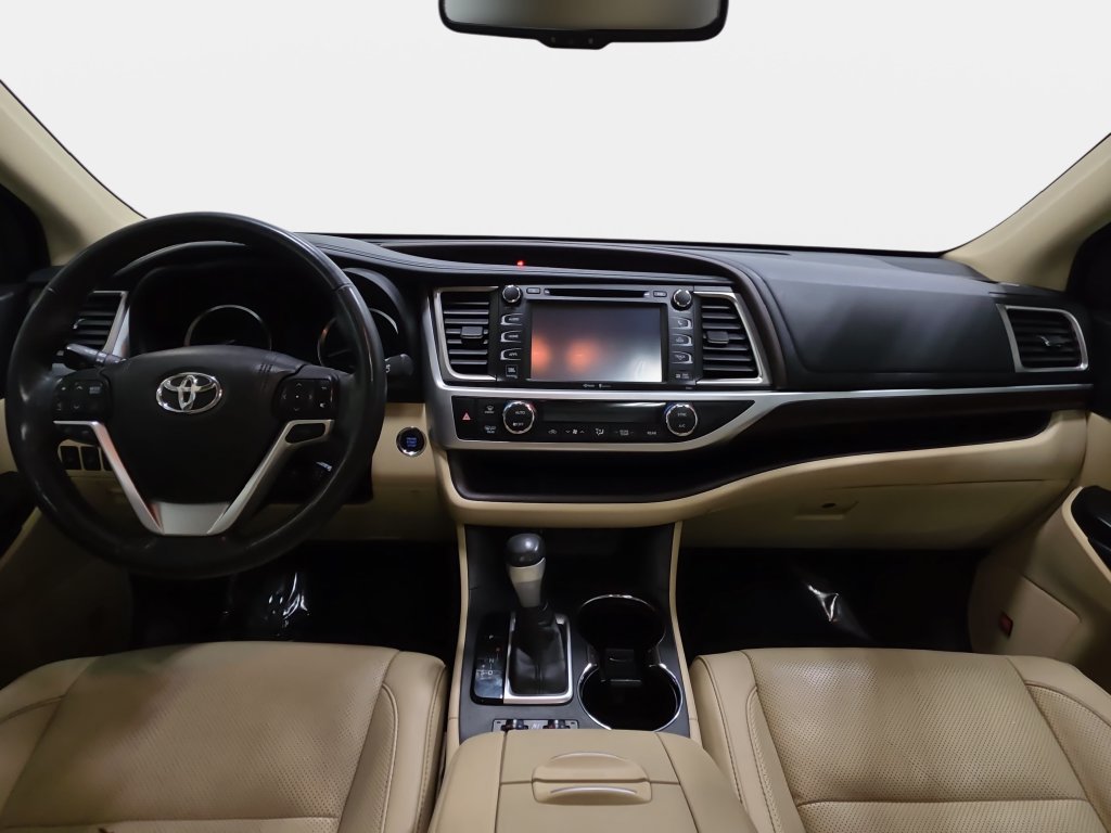 Used 2015 Toyota Highlander Limited Platinum FWD image 10