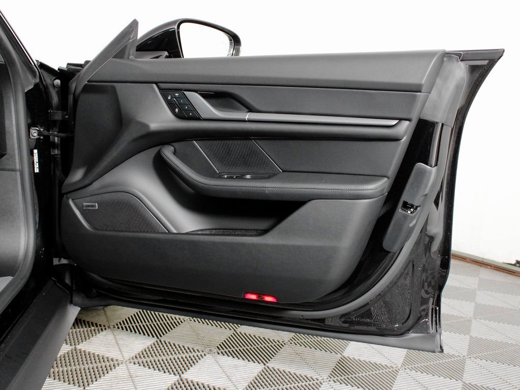 Certified 2026 Porsche Taycan AWD/4WD image 39