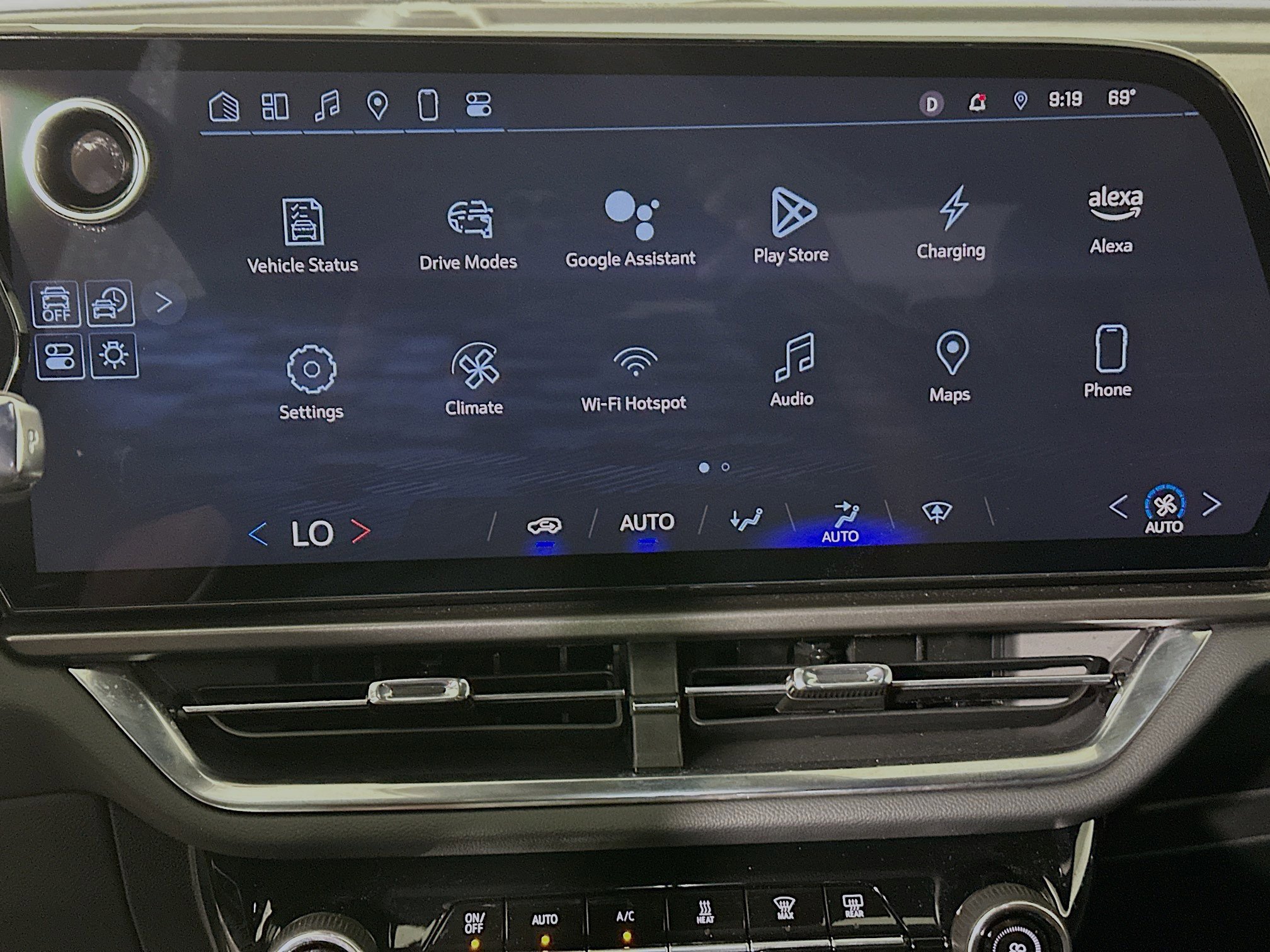 Used 2025 Chevrolet Equinox EV LT FWD image 23