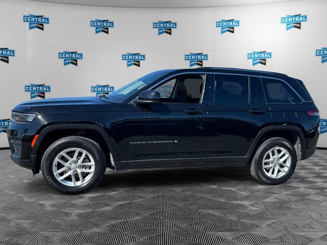 Certified 2023 Jeep Grand Cherokee Laredo w/ Luxury Tech Group I image 3