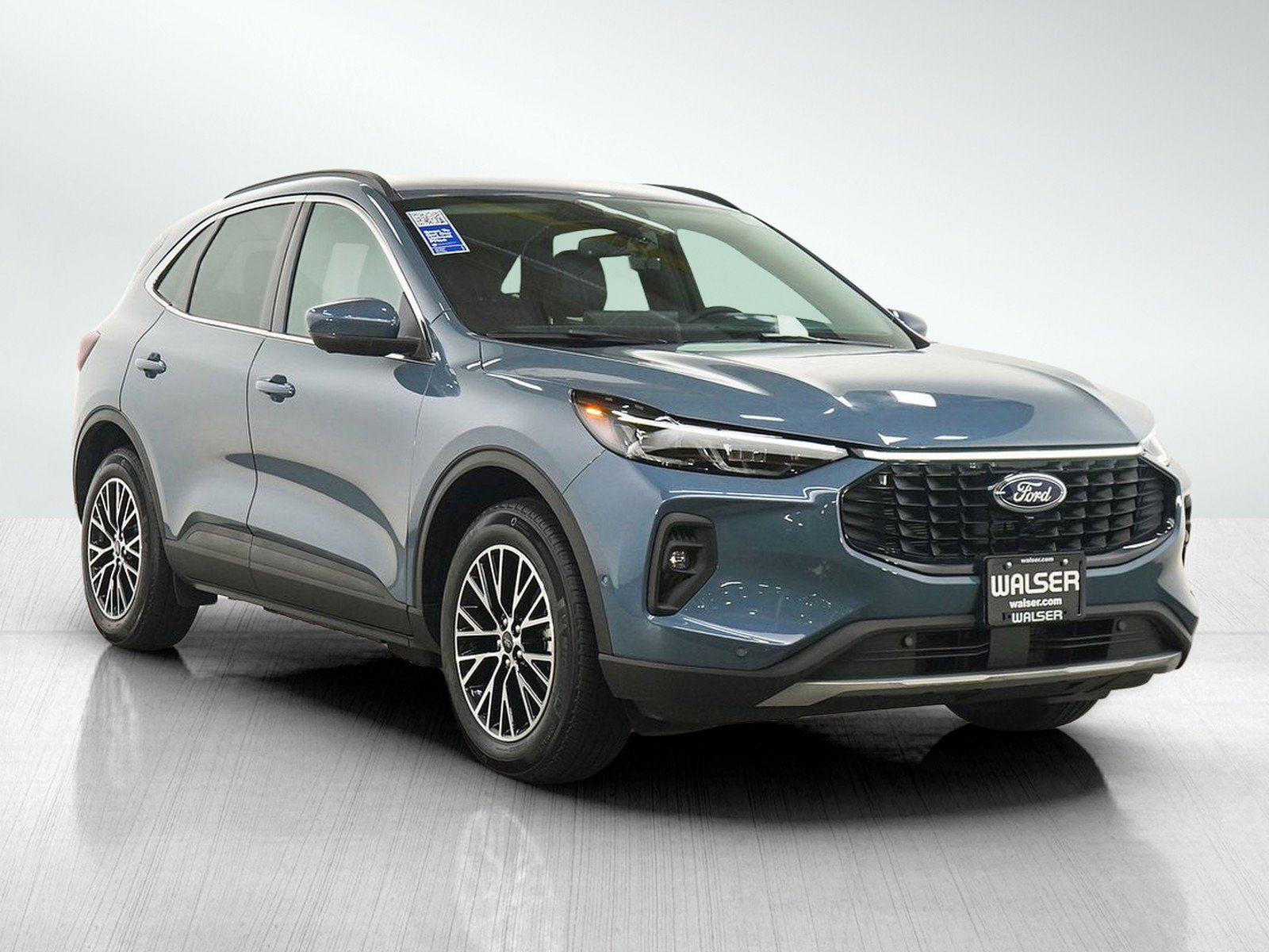 Used 2023 Ford Escape SE w/ PHEV Premium Package FWD image 7