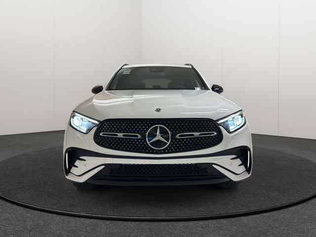 Used 2026 Mercedes-Benz GLC 300 4MATIC image 2
