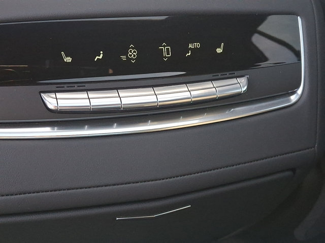 Used 2023 Cadillac Escalade Premium Luxury AWD/4WD image 11