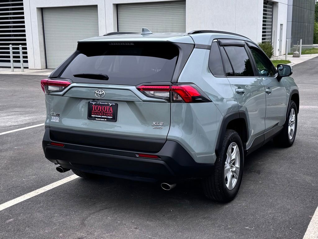Used 2020 Toyota RAV4 XLE w/ Convenience Package AWD/4WD image 3