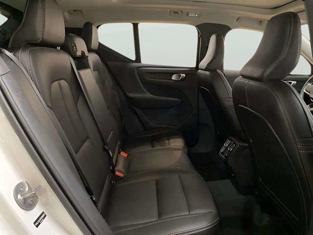 Used 2025 Volvo XC40 B5 Core AWD/4WD image 24