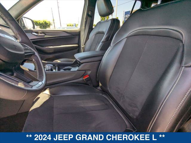 Used 2024 Jeep Grand Cherokee L Laredo AWD/4WD image 13