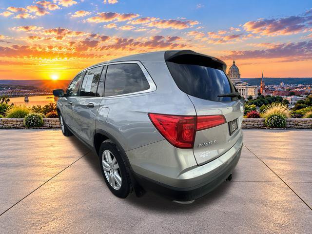 Used 2017 Honda Pilot LX image 6