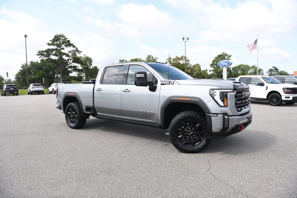 Used 2024 GMC Sierra 2500 AT4 w/ AT4 Premium Plus Package AWD/4WD image 2