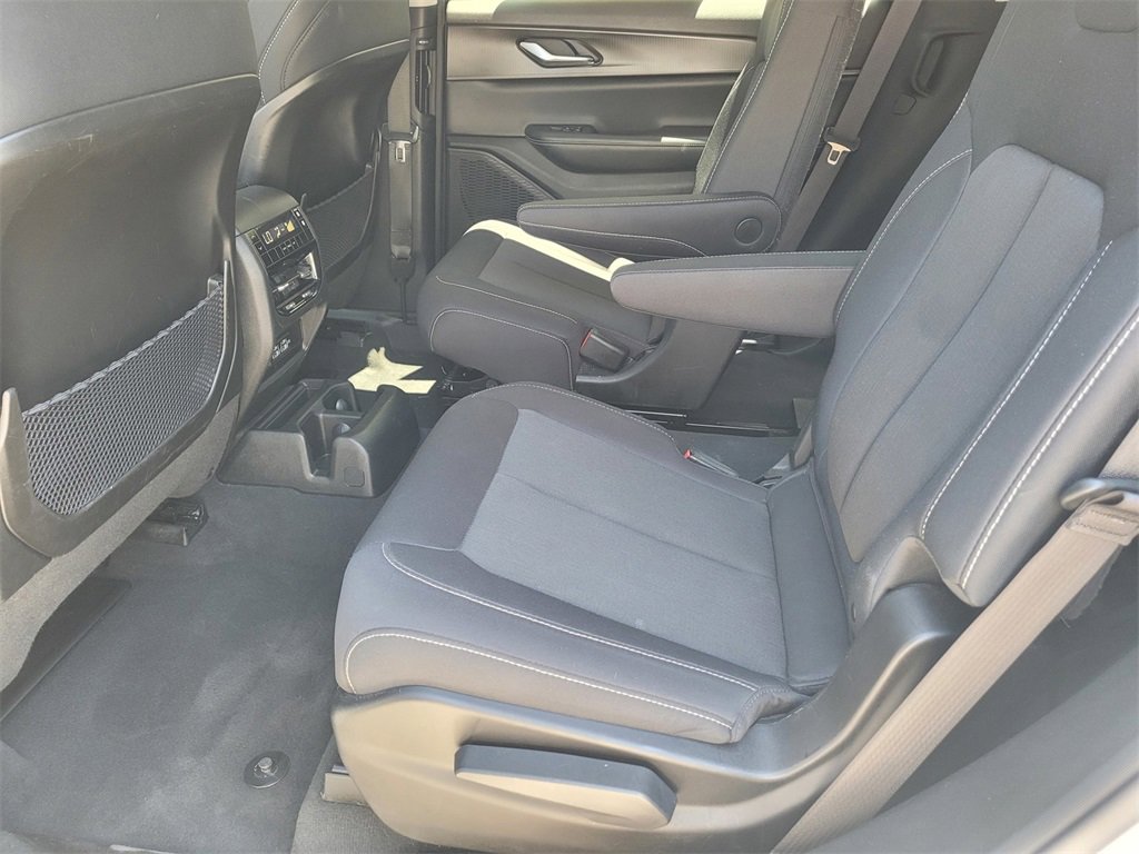 Used 2023 Jeep Grand Cherokee L Laredo image 7