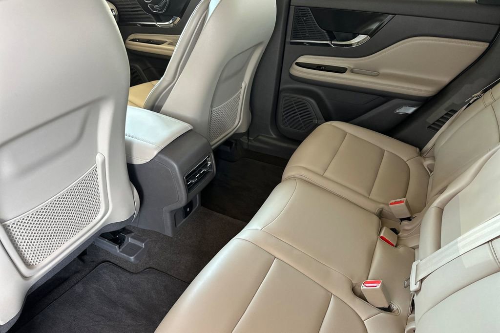 Used 2022 Lincoln Corsair FWD image 12