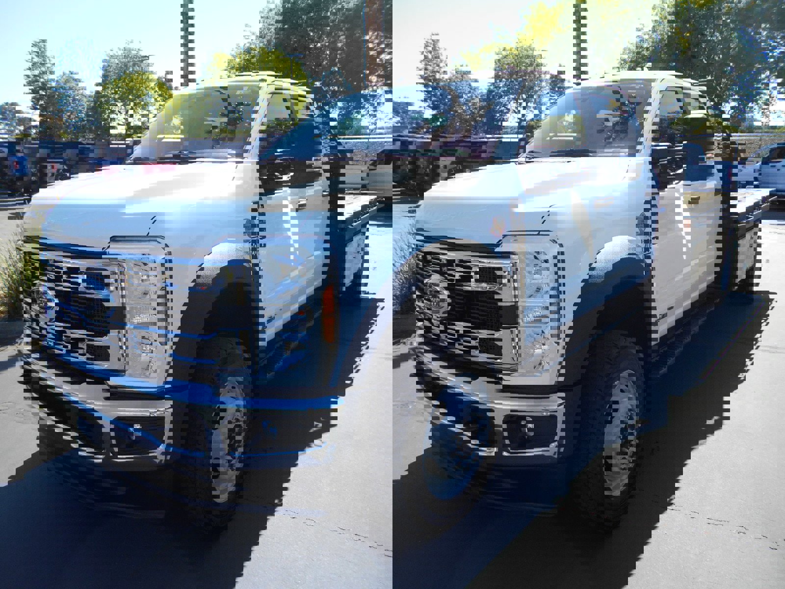 Used 2024 Ford F550 4x4 Crew Cab Super Duty image 1