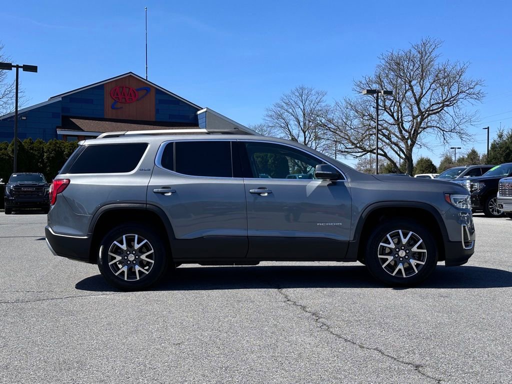 Used 2022 GMC Acadia SLE AWD/4WD image 3