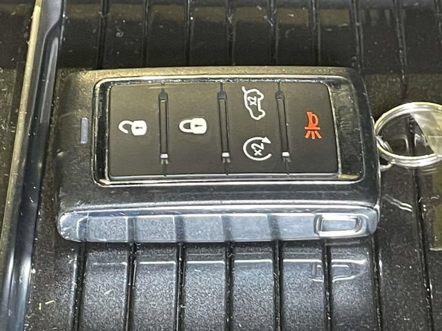 Used 2022 Jeep Wagoneer Series I w/ Premium Group I AWD/4WD image 47