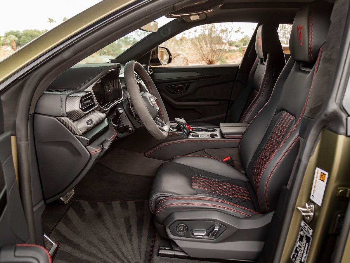 Used 2025 Lamborghini Urus SE image 13