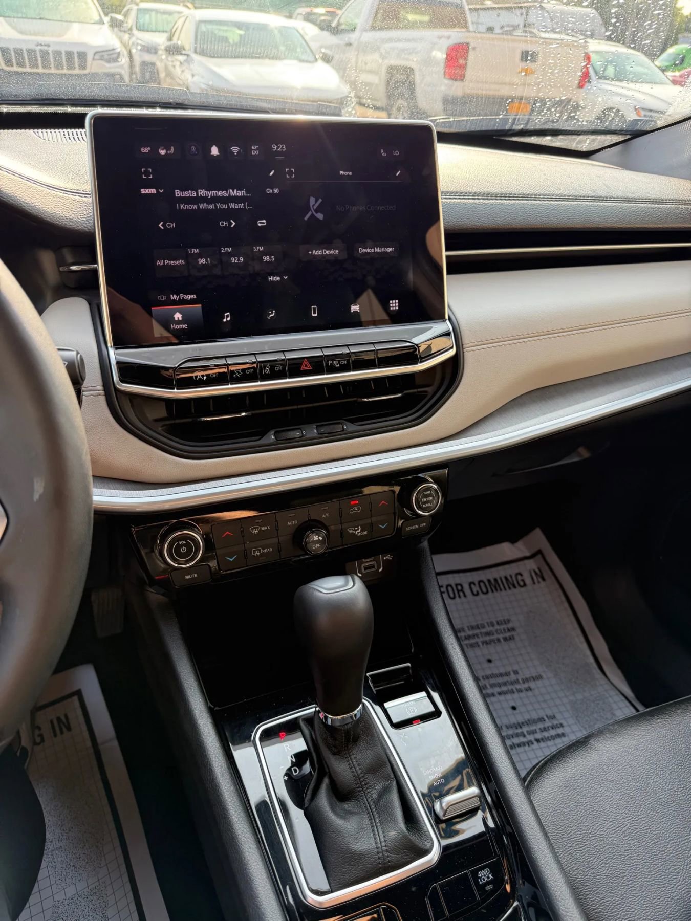 Used 2025 Jeep Compass Limited image 21