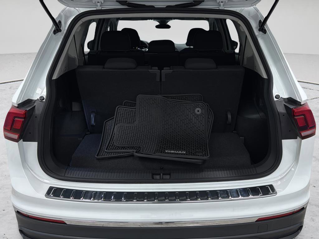 Used 2024 Volkswagen Tiguan S image 37