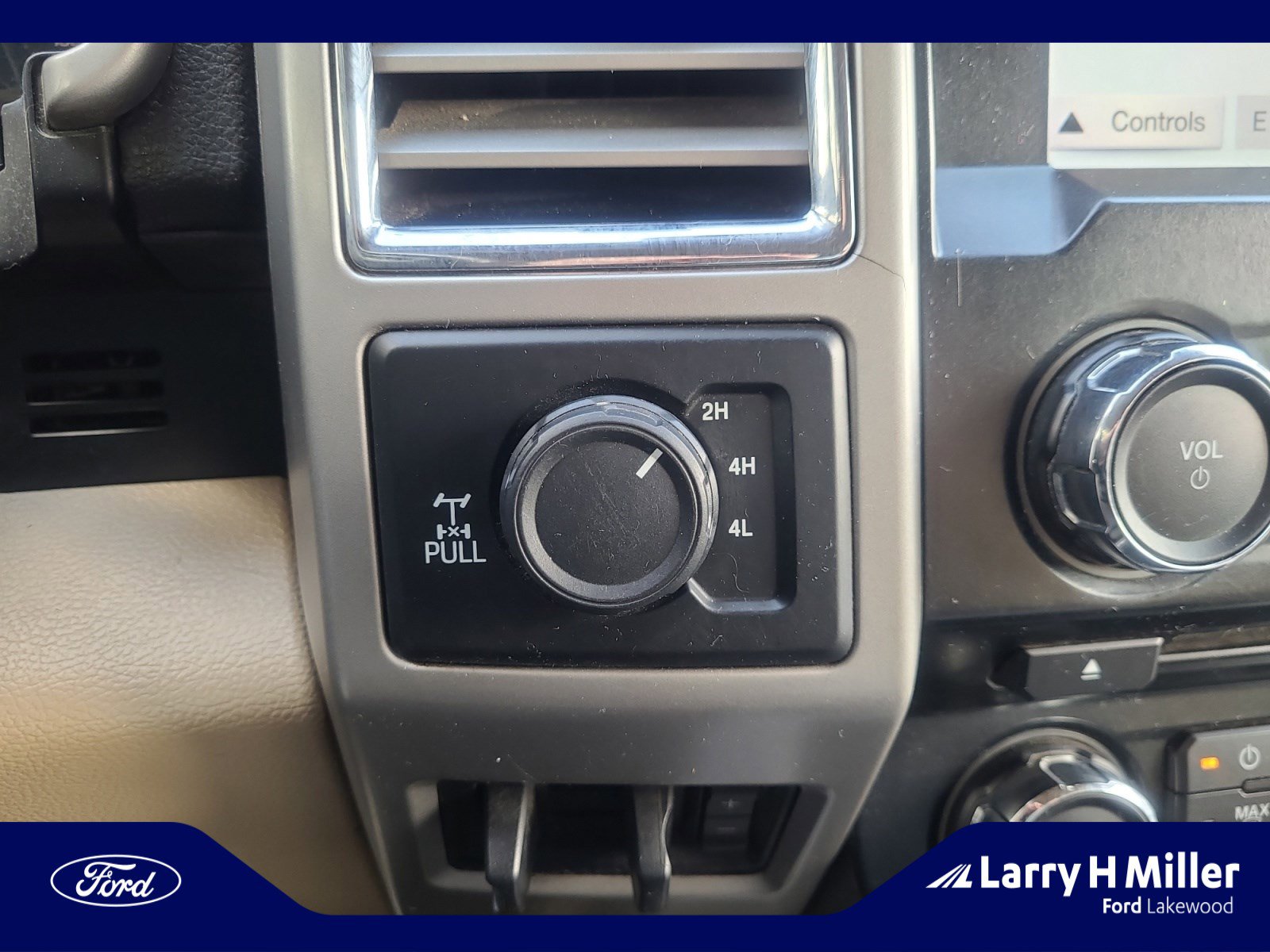 Used 2017 Ford F250 Lariat w/ Chrome Package AWD/4WD image 34