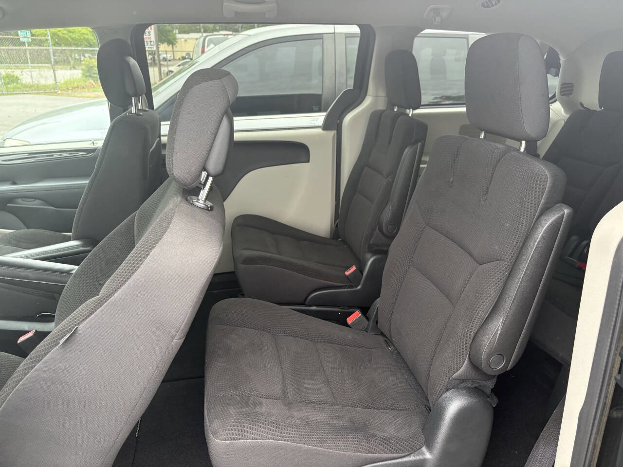 Used 2017 Dodge Grand Caravan SE w/ Power Window Group FWD image 14