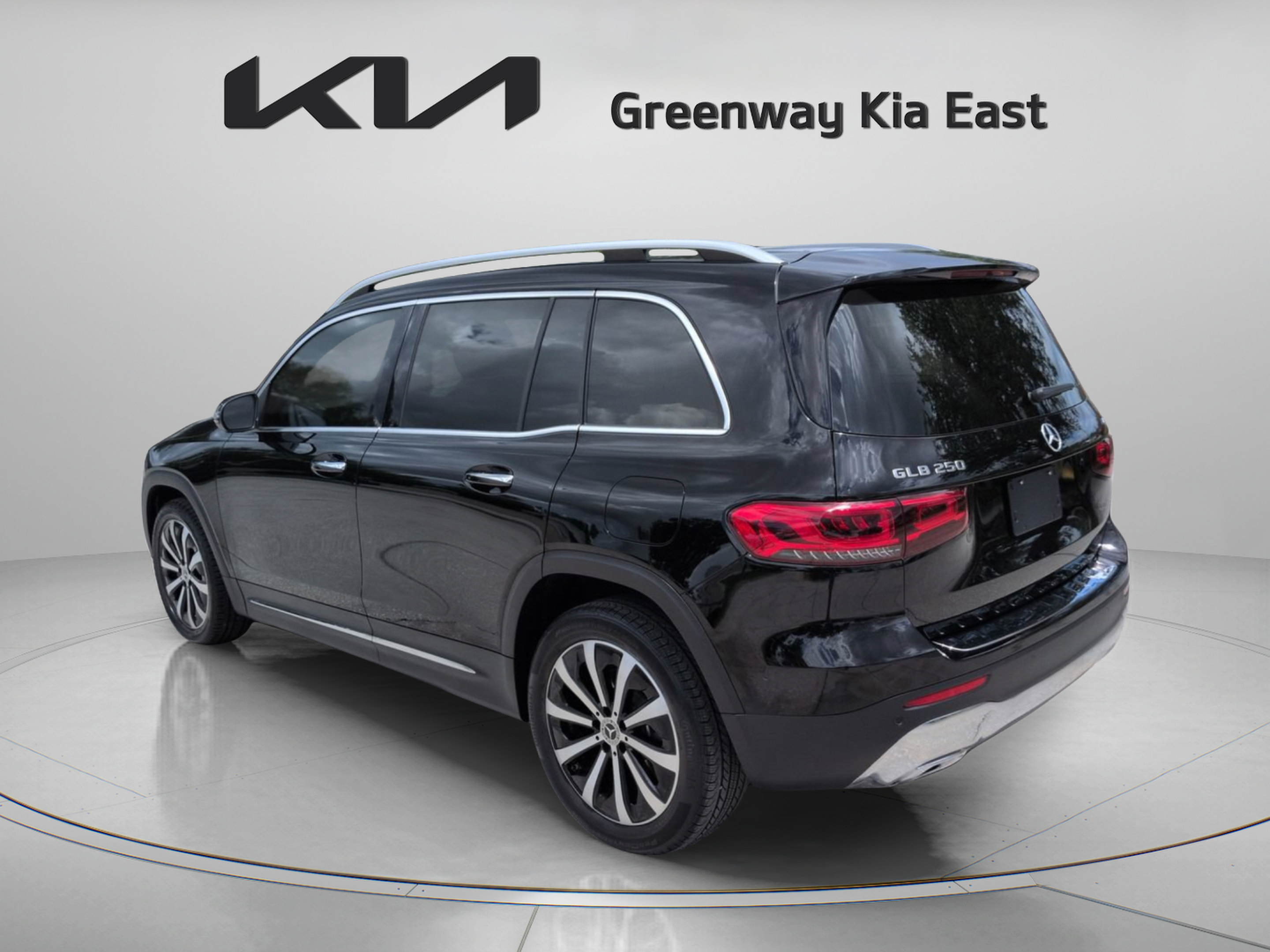Used 2022 Mercedes-Benz GLB 250 4MATIC image 8