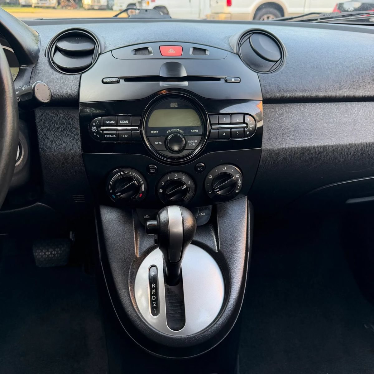 Used 2011 MAZDA MAZDA2 Touring FWD image 20
