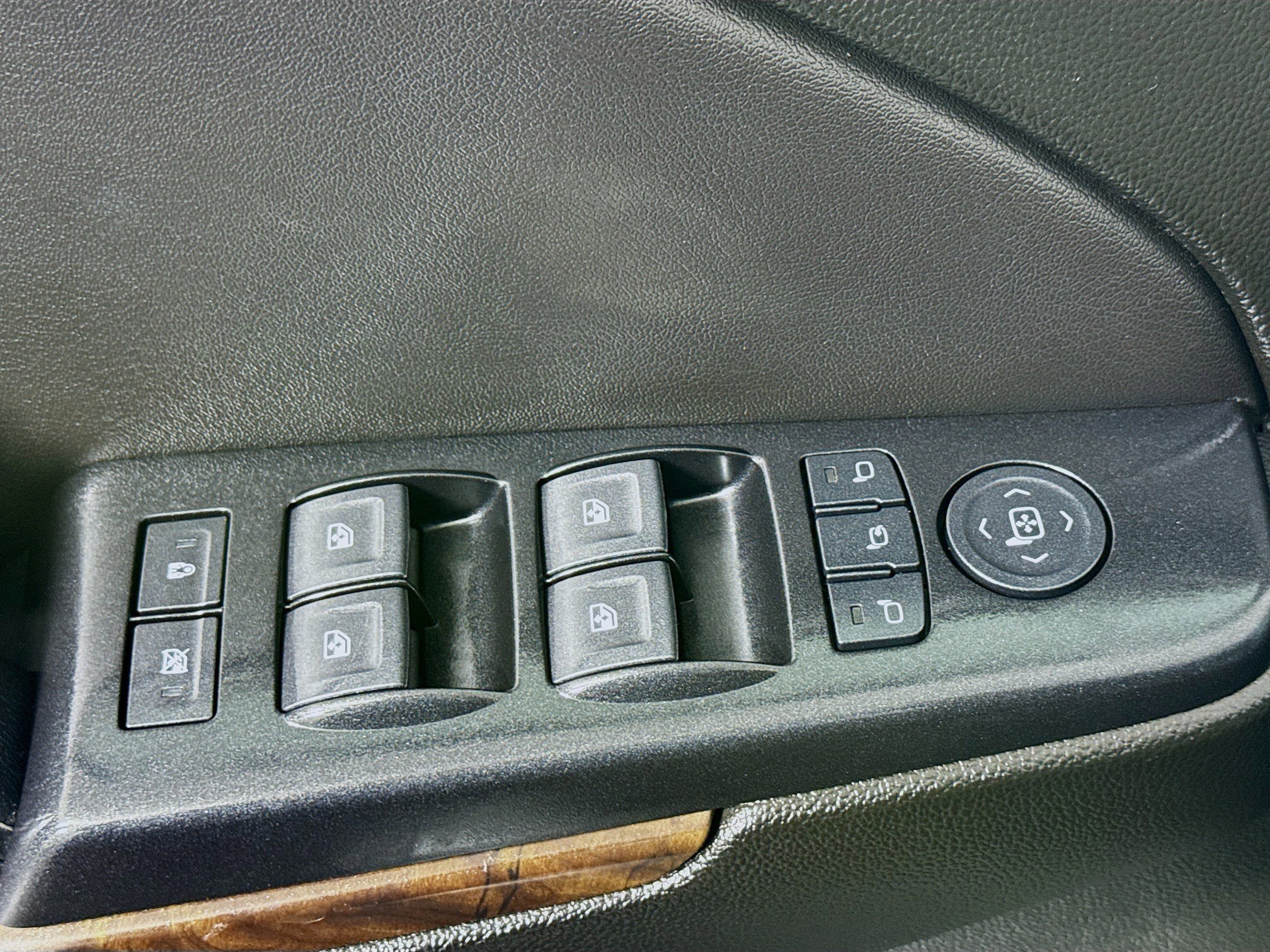 Used 2019 Chevrolet Tahoe LT image 23