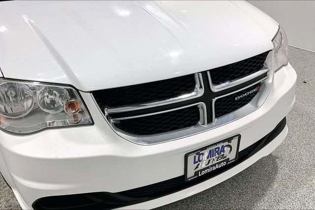 Used 2017 Dodge Grand Caravan SE w/ UConnect Hands-Free Group image 35