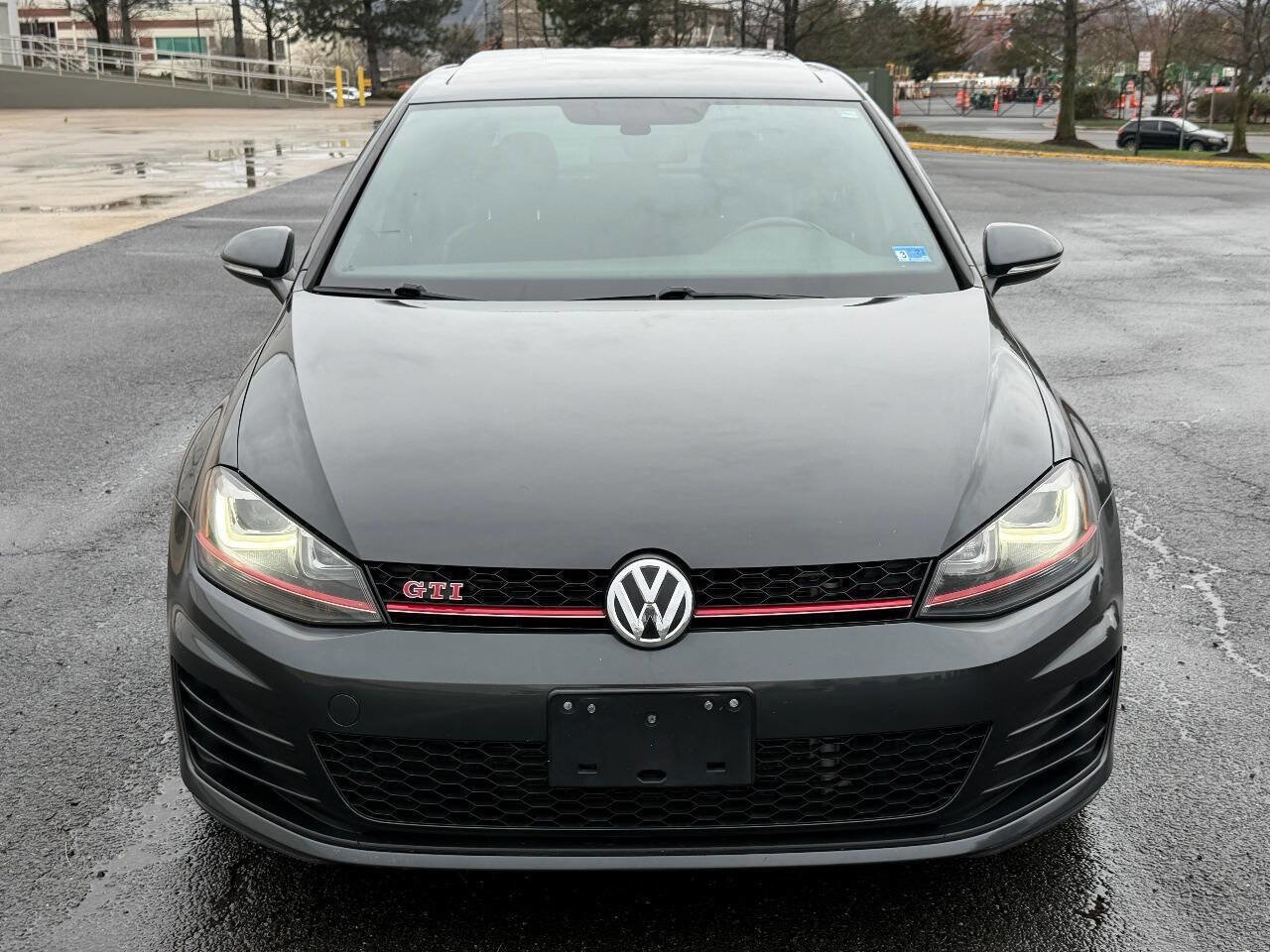 Used 2017 Volkswagen GTI SE image 7