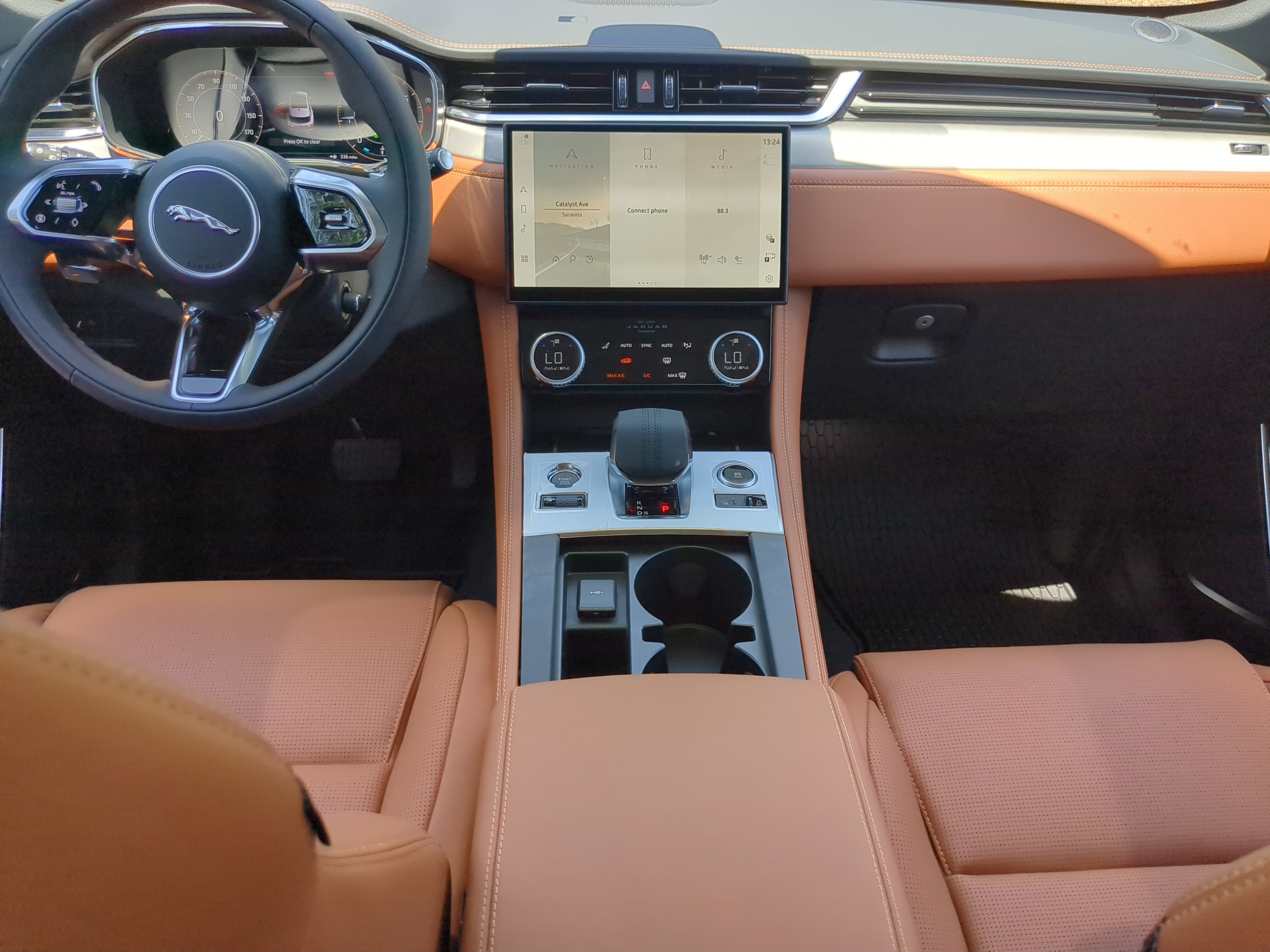 New 2026 Jaguar F-PACE R-Dynamic S image 16