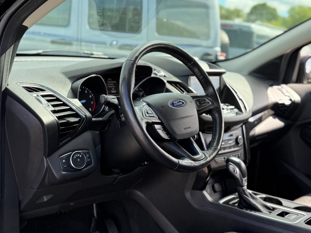 Used 2019 Ford Escape Titanium AWD/4WD image 11