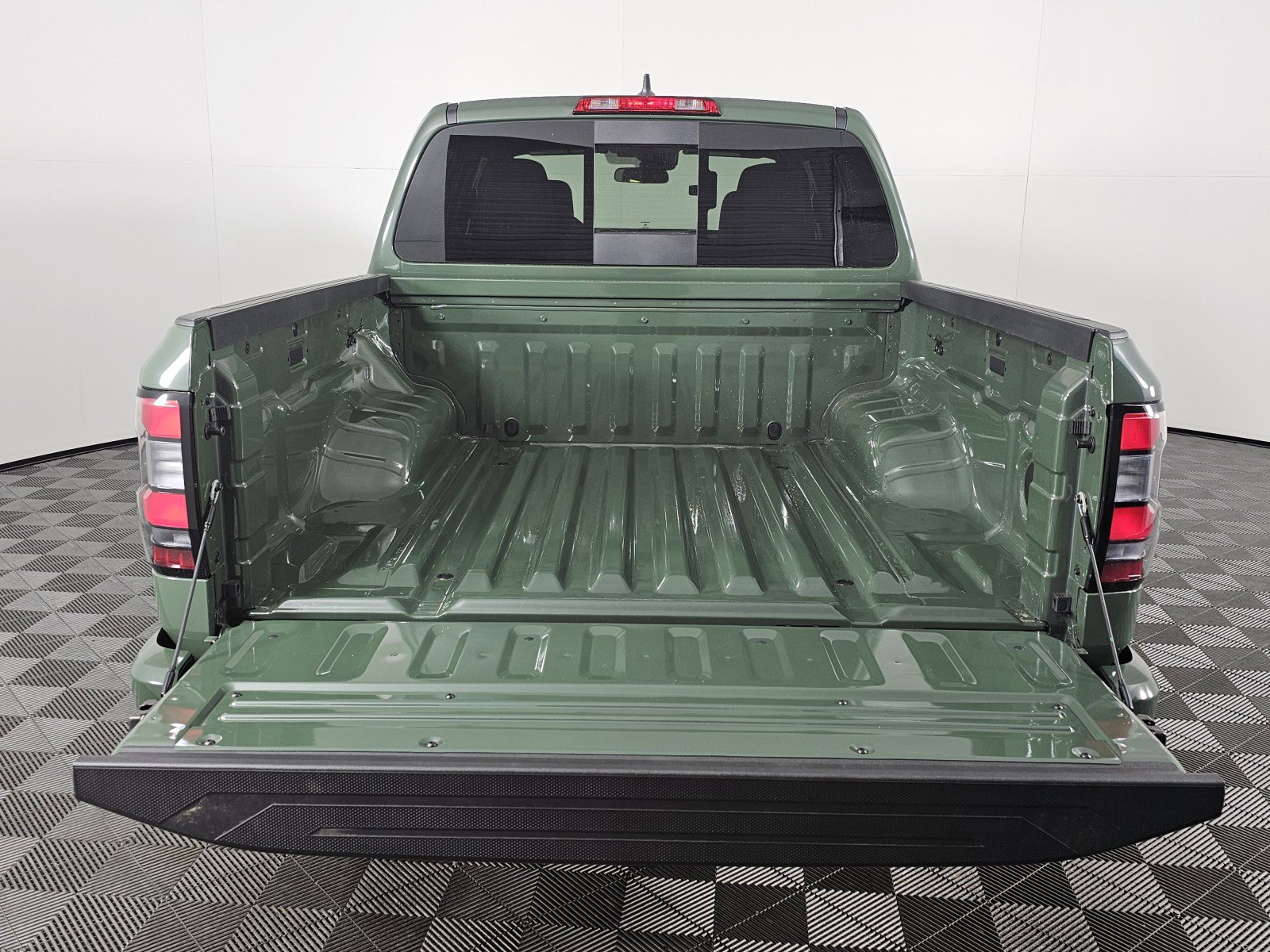New 2026 Nissan Frontier SV image 18