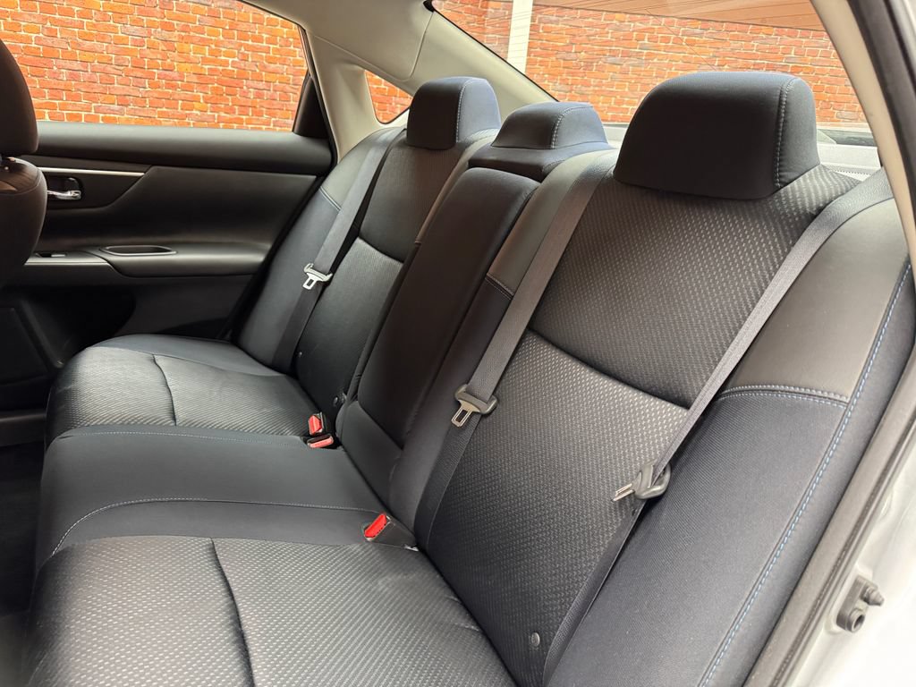 Used 2016 Nissan Altima 2.5 SR FWD image 26