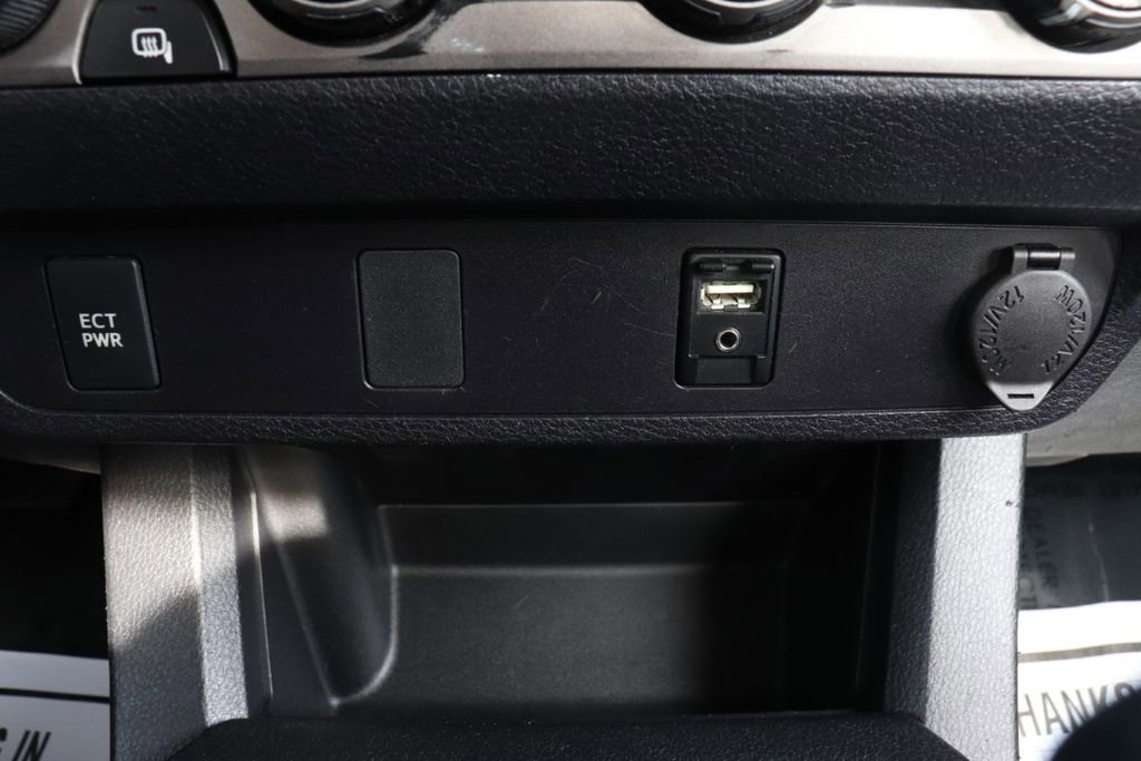 Used 2017 Toyota Tacoma SR image 28
