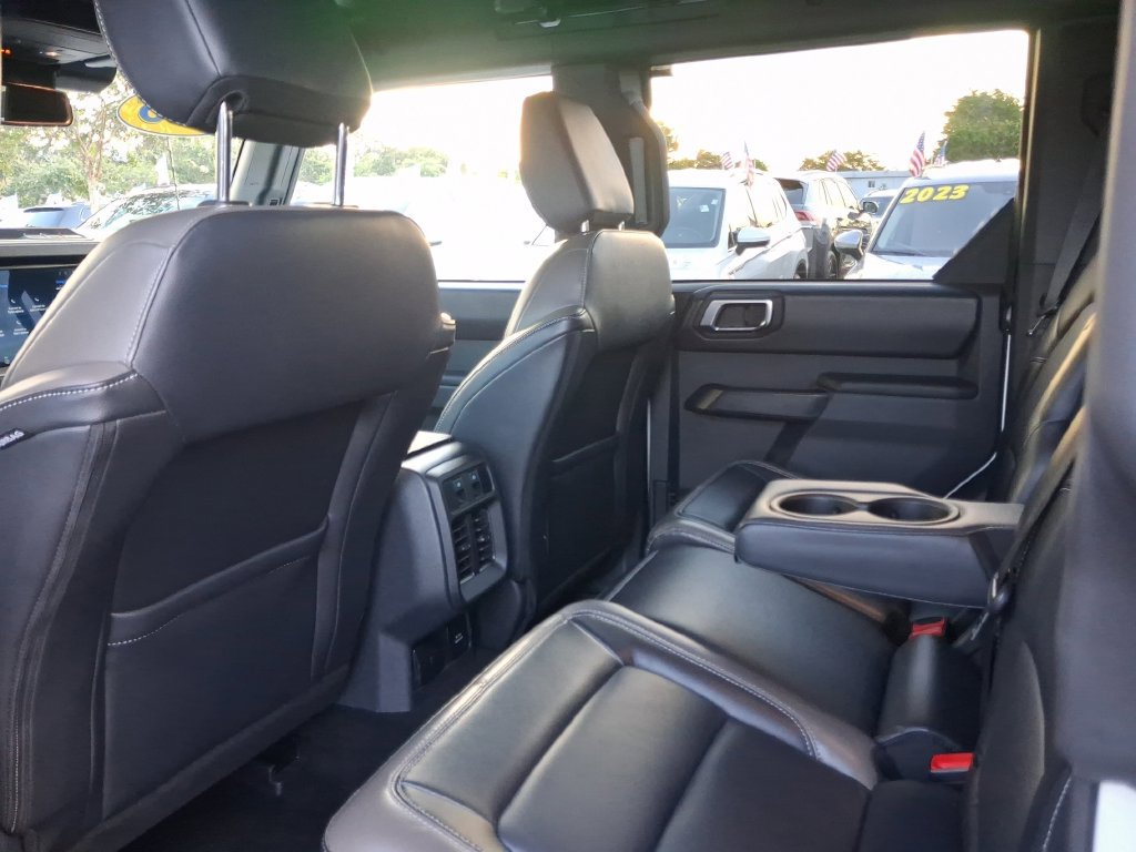 Used 2025 Ford Bronco Outer Banks AWD/4WD image 12