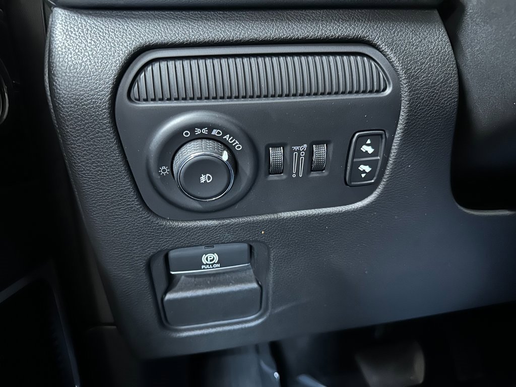 Certified 2024 Jeep Wagoneer L Series II w/ Flexible Seating Group image 20