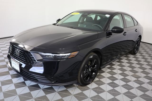 Certified 2025 Honda Accord SE image 4