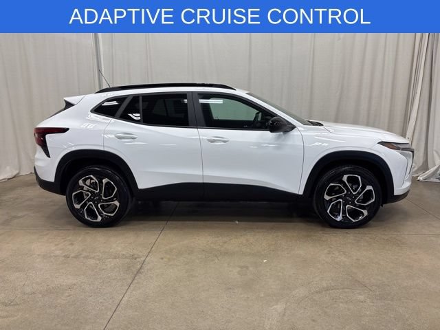 Used 2024 Chevrolet Trax RS w/ Driver Confidence Package FWD image 2
