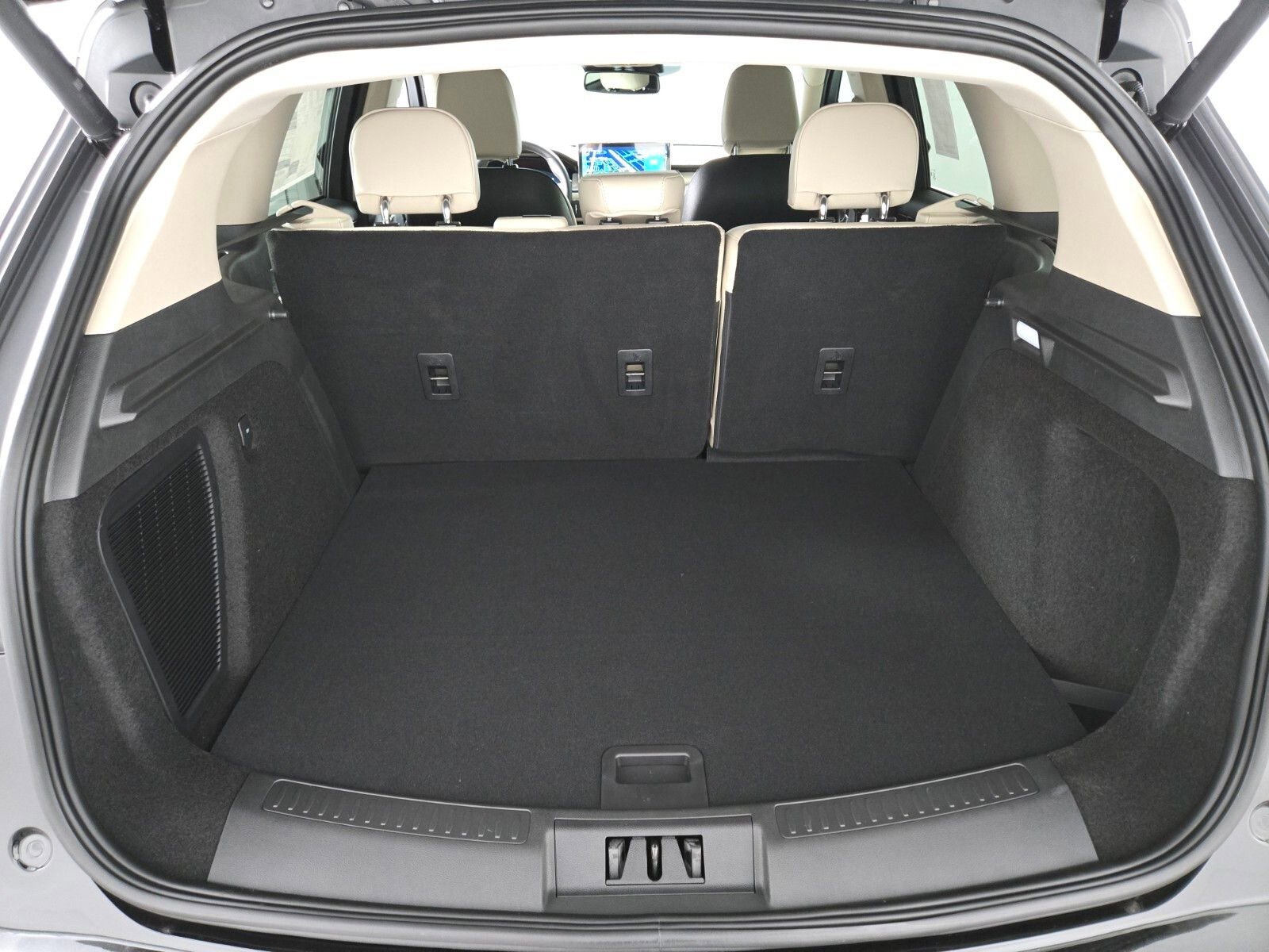 New 2026 Lincoln Corsair Premiere image 16