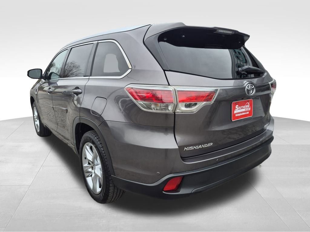 Used 2016 Toyota Highlander Limited image 4