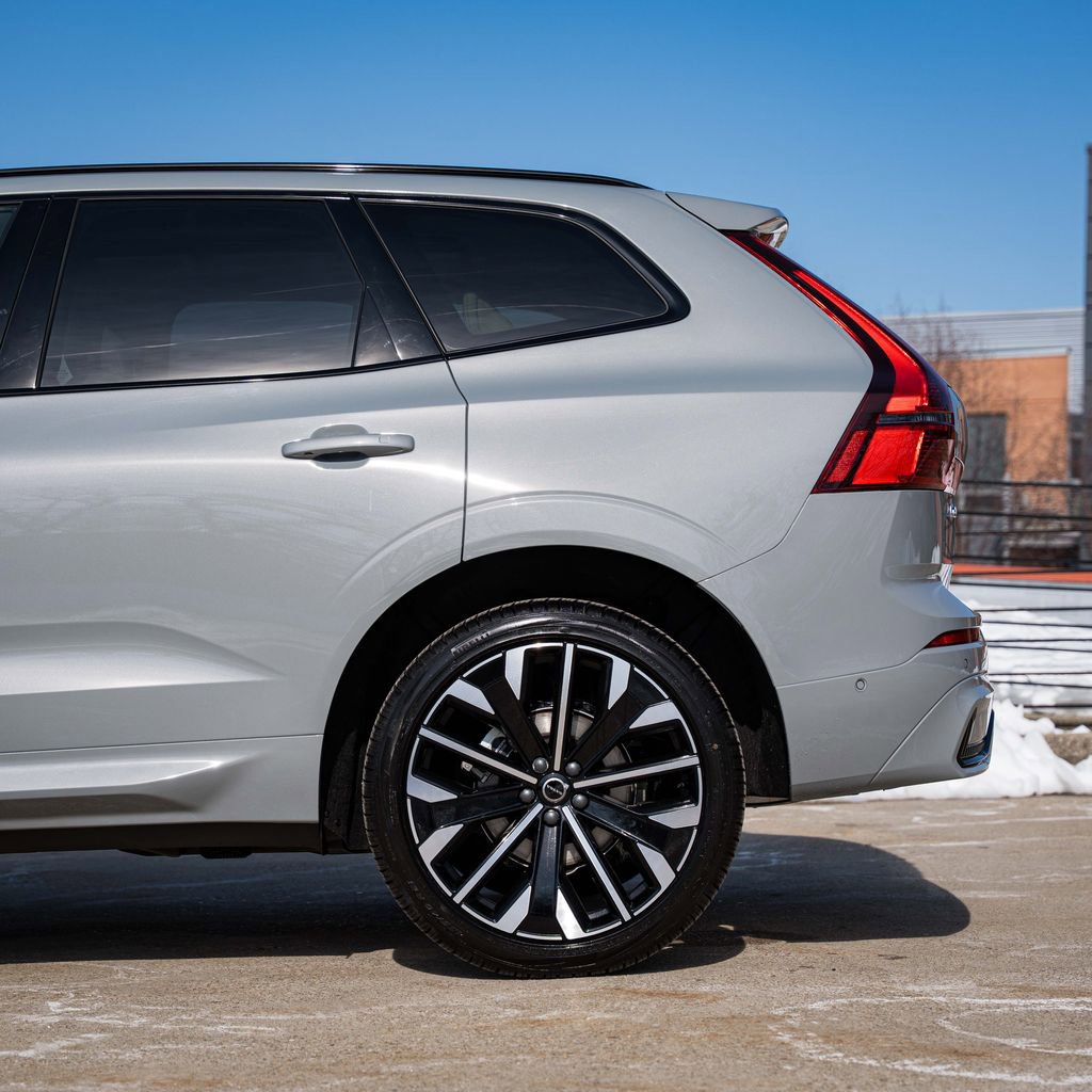 Certified 2026 Volvo XC60 B5 Ultra w/ Protection Package Premier image 4