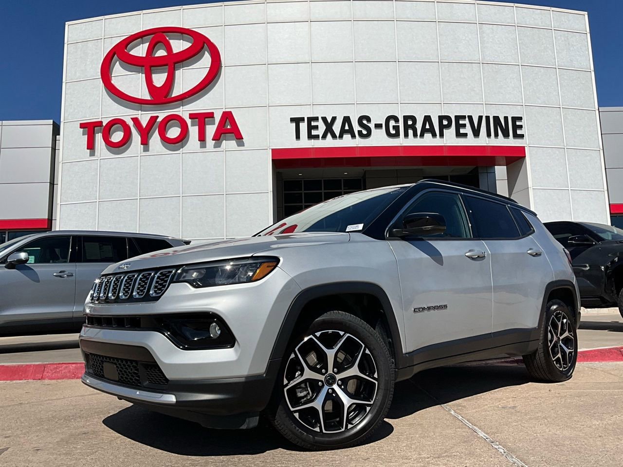 Used 2025 Jeep Compass Limited image 2